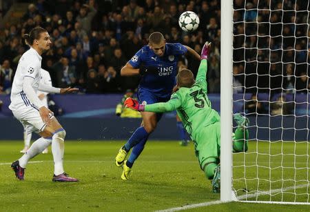 Britain Soccer Football - Leicester City v FC Copenhagen - UEFA Champions League Group Stage - Group G - King Power Stadium, Leicester, England - 18/10/16 Leicester City's Islam Slimani scores a goal which is later disallowed Action Images via Reuters / Andrew Boyers Livepic