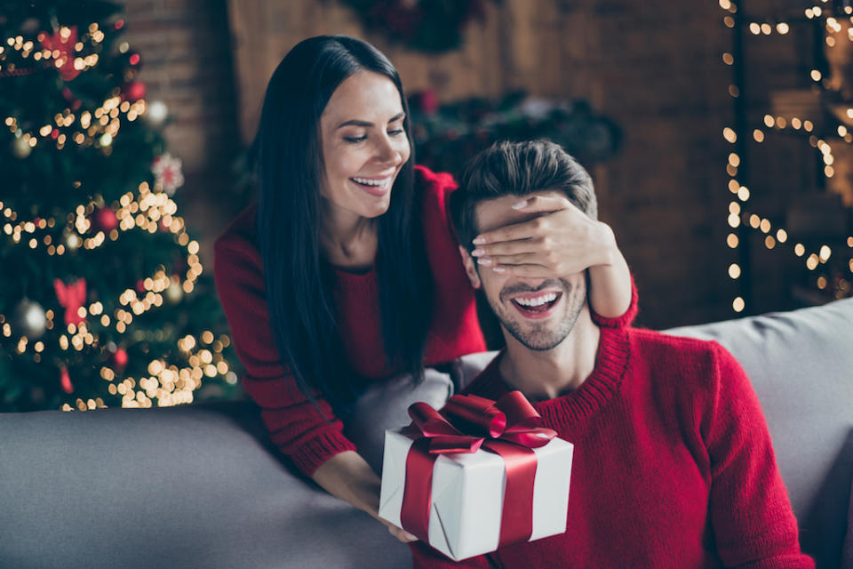 Trouver une idée de cadeau de Noël pour un homme n'est pas si compliqué. (Photo : Getty Images)