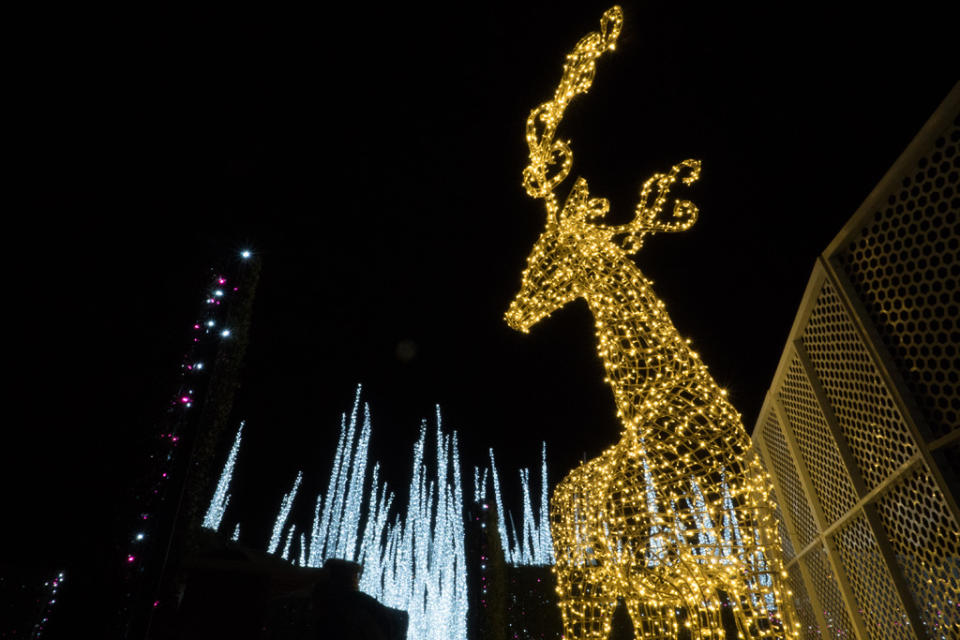 A new Christmas maze is lighting up the city of Vancouver. Photo Twitter/@leanne_susie.