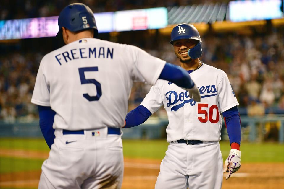 Freddie Freeman y Mookie Betts llevaron a los Dodgers a 111 victorias en la temporada regular.