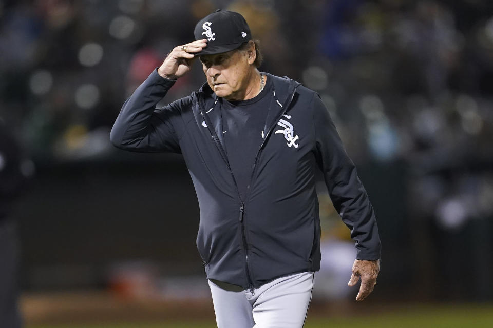 Chicago White Sox manager Tony La Russa walks to the dugout after making a pitching change during the sixth inning of the team's team's baseball game against the Oakland Athletics in Oakland, Calif., Wednesday, Sept. 8, 2021. (AP Photo/Jeff Chiu)