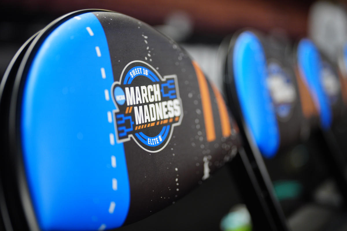 march-madness-elite-eight-schedule-tv-times-announcers-and-more-for