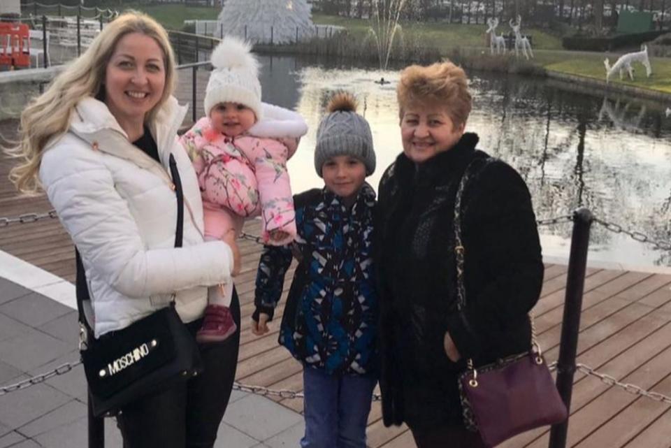 Yuliya Campbell with her mother and two children (Yuliya Campbell)