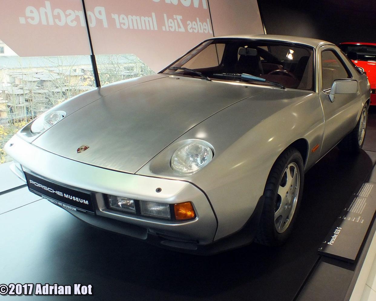 Porsche 928