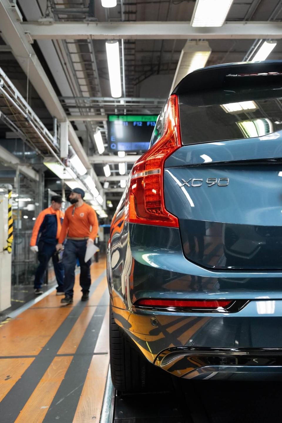 325573_Volvo_Cars_last_diesel_car_rolls_off_the_production_line.jpg