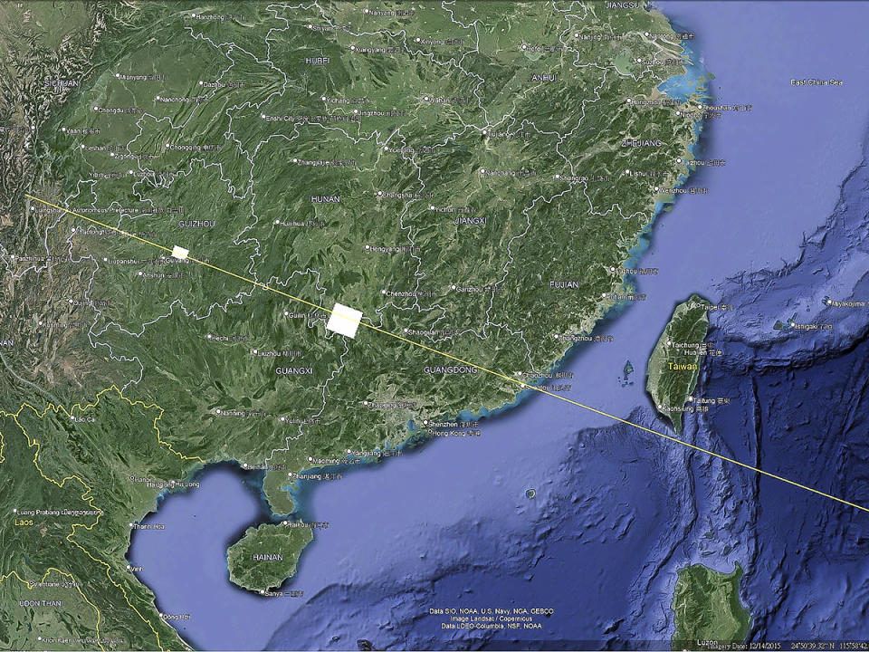 中共9日下午從四川西昌發射「長征系列運載火箭」載運愛因斯坦衛星升空軌跡圖。（取自美國海軍、美國國家海洋暨大氣總署NOAA截取之Google Earth）