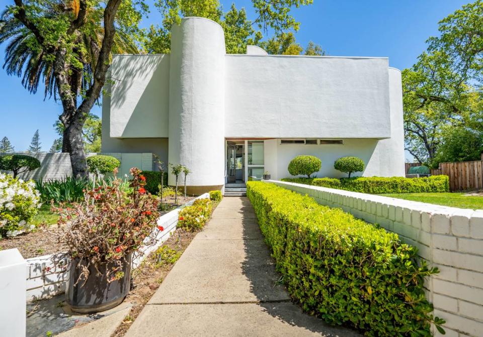 Architect Eugene Hoover built this modern style Fair Oaks home in 1977. It’s on the market for $1.35 million, April 13, 2023.