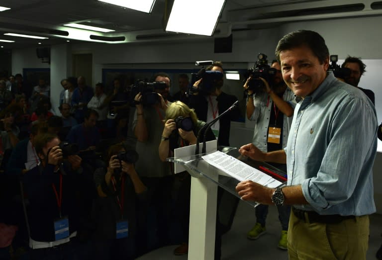 President of the Management Committee of the Spanish Socialist Party (PSOE) Javier Fernandez gives a press conference in Madrid, on October 23, 2016