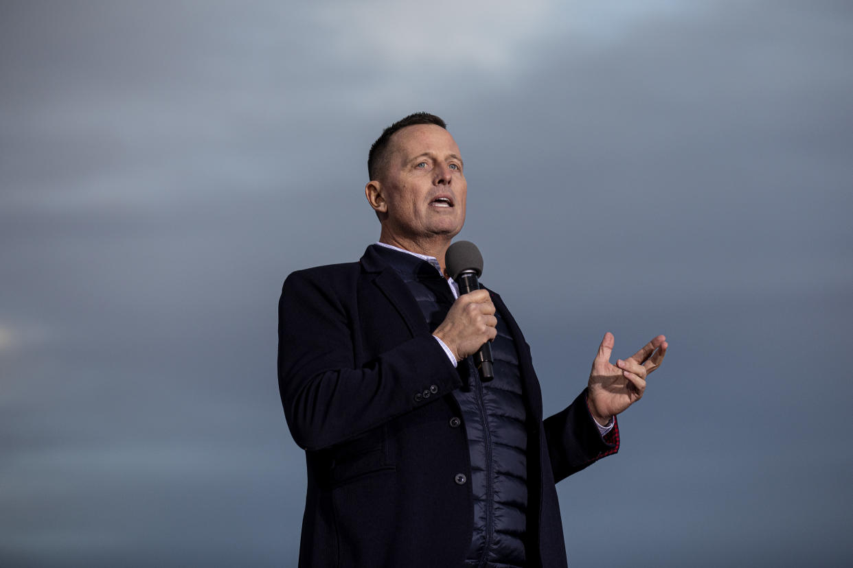 Richard Grenell speaks at a Trump rally in Florence, Ariz., on Jan. 15, 2022.  (Adriana Zehbrauskas/The New York Times)