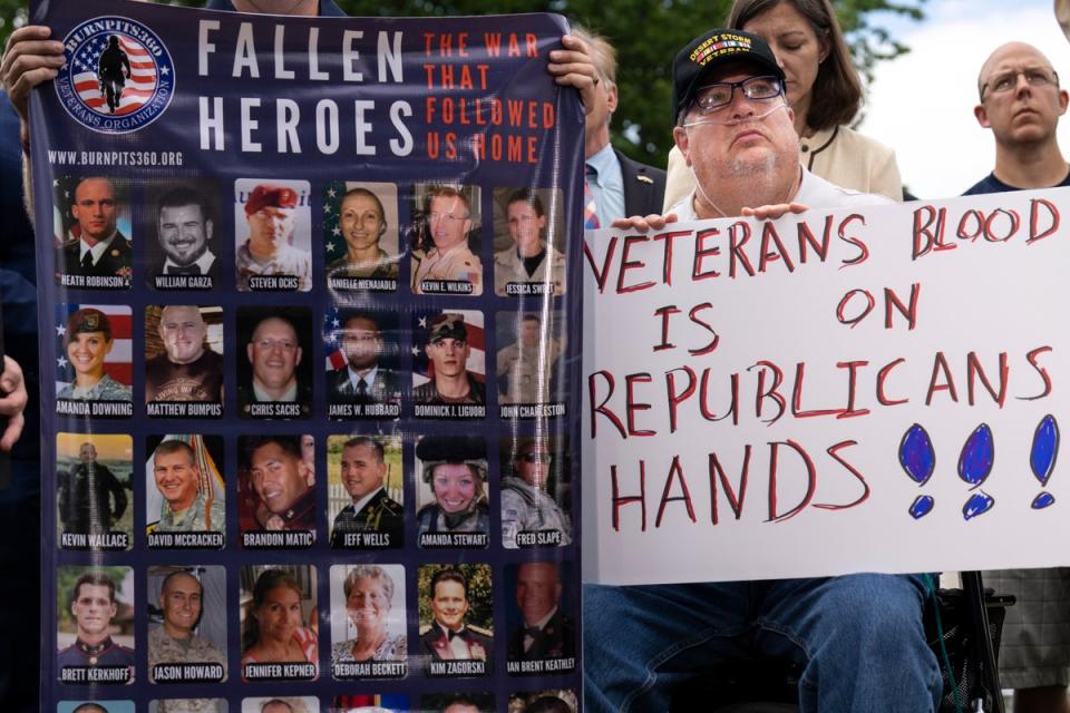 Los veteranos y los defensores de los derechos humanos condenaron a los legisladores del Partido Republicano que ahora impiden que los veteranos reciban asistencia sanitaria (Getty Images)