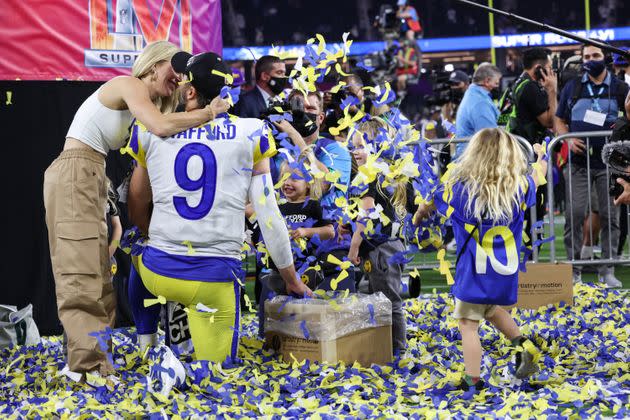 Matthew Stafford Faces Confetti Attack From Daughters After Super