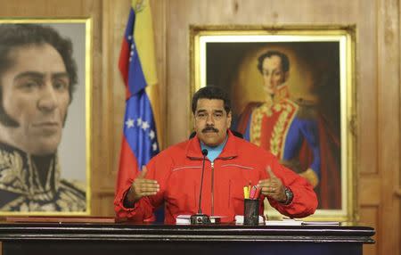 Venezuela's President Nicolas Maduro talks to the media during a news conference at Miraflores Palace in Caracas December 7, 2015. REUTERS/Miraflores Palace/Handout via Reuters