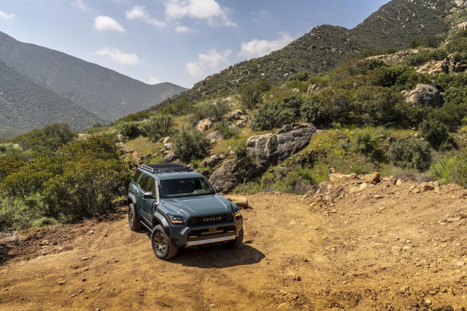 2025 toyota 4runner trailhunter