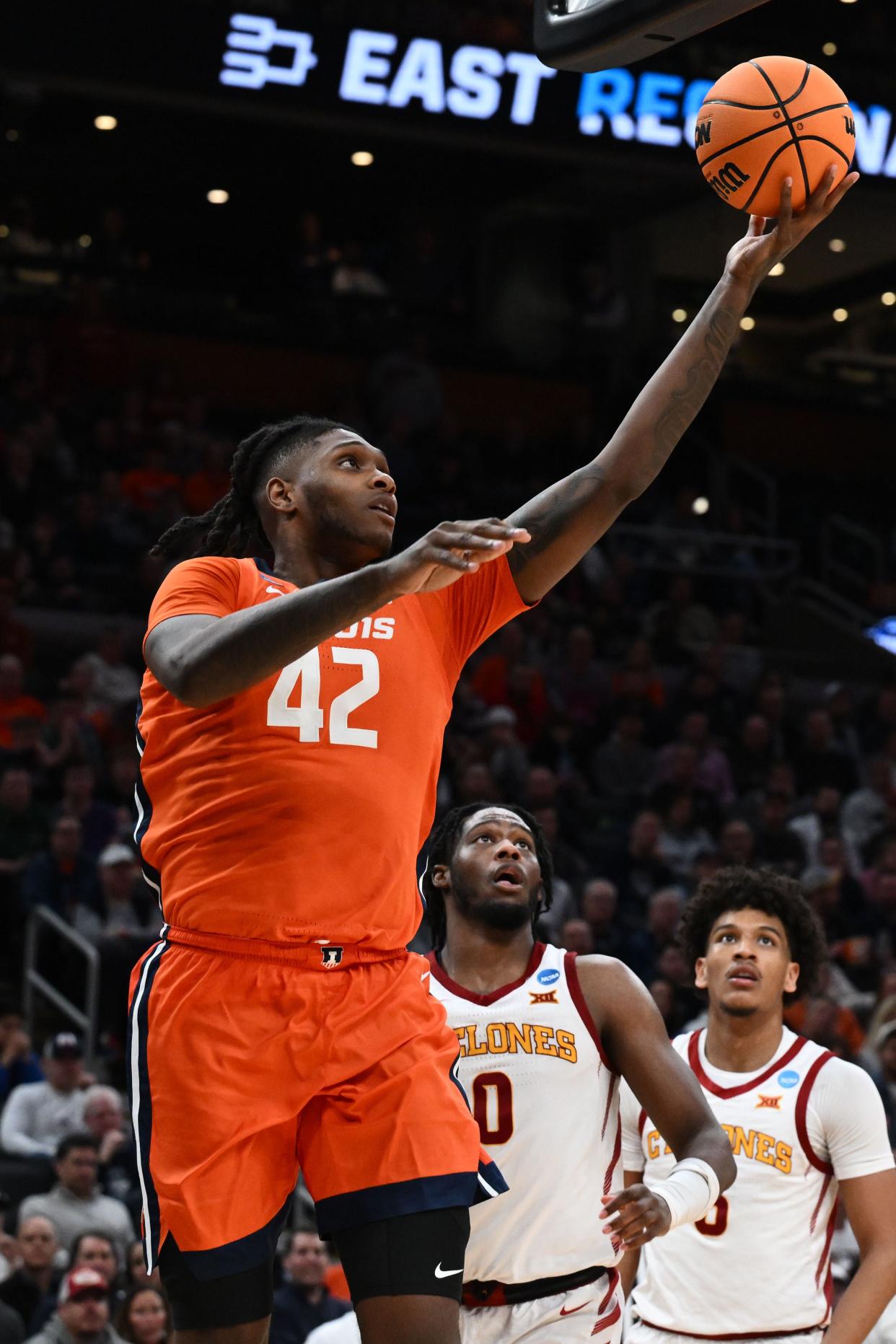 Mar 28, 2024; Boston, MA, USA;Illinois Fighting Illini forward Dain Dainja (42) shoots the ball against the Iowa State Cyclones in the semifinals of the East Regional of the 2024 NCAA Tournament at TD Garden. Mandatory Credit: Brian Fluharty-USA TODAY Sports