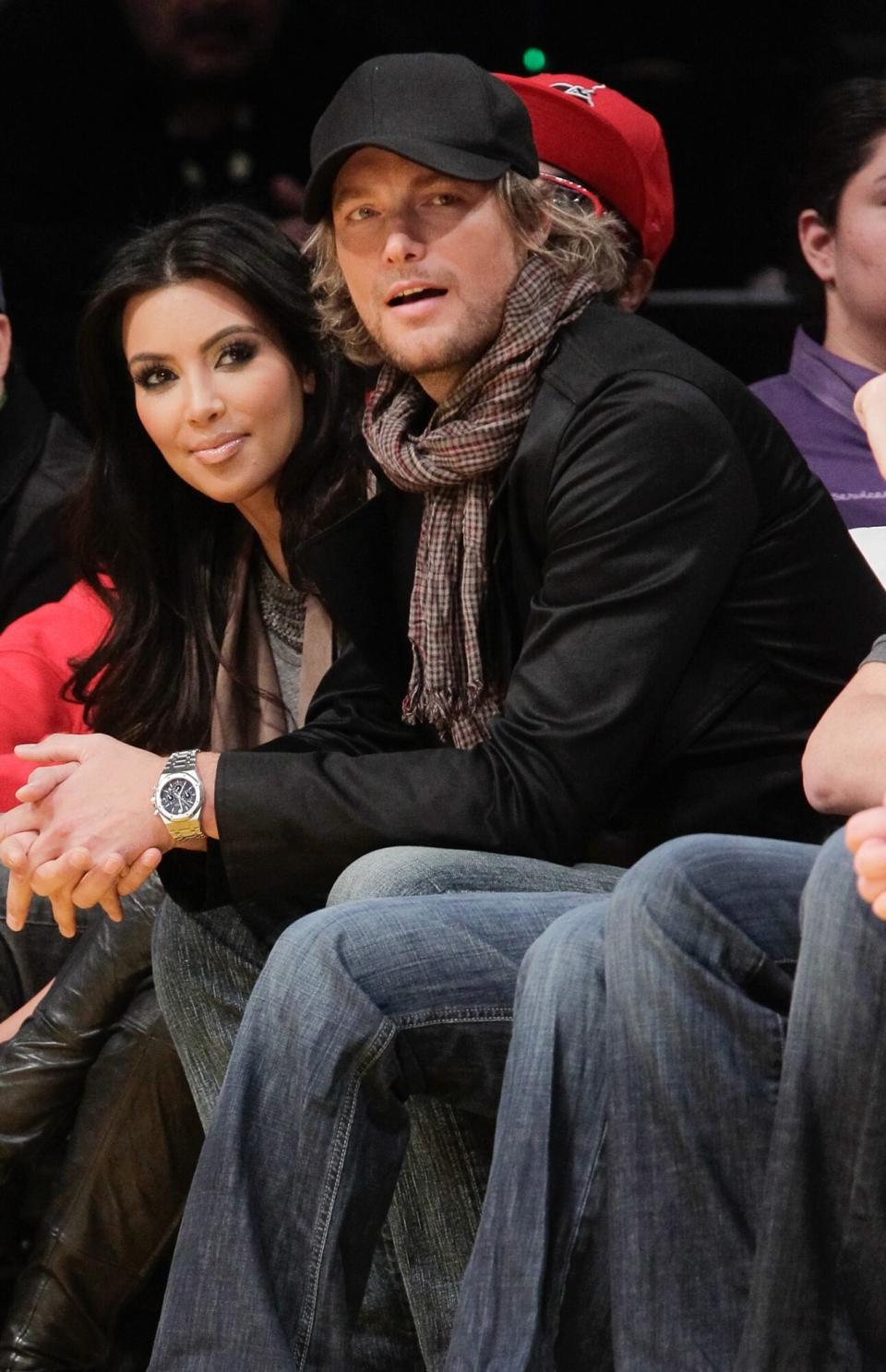 Kim Kardashian and Gabriel Aubry attend a game between the Golden State Warriors and the Los Angeles Lakers at Staples Center on November 21, 2010 in Los Angeles, California