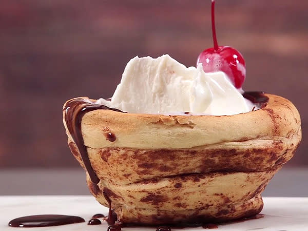 CINNAMON ROLL ICE CREAM BOWL