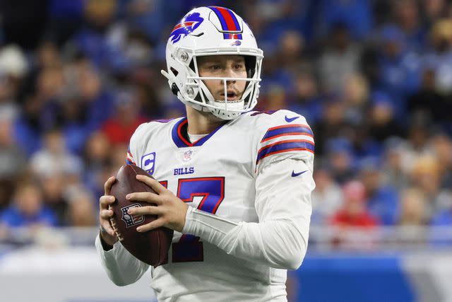 Buffalo Bills QB Josh Allen was LAUNCHING balls to the MOON during a  charity softball game 