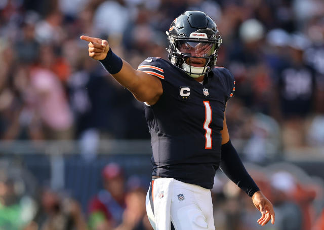 The Chicago Bears season hinges on Justin Fields and a new defense - Axios  Chicago