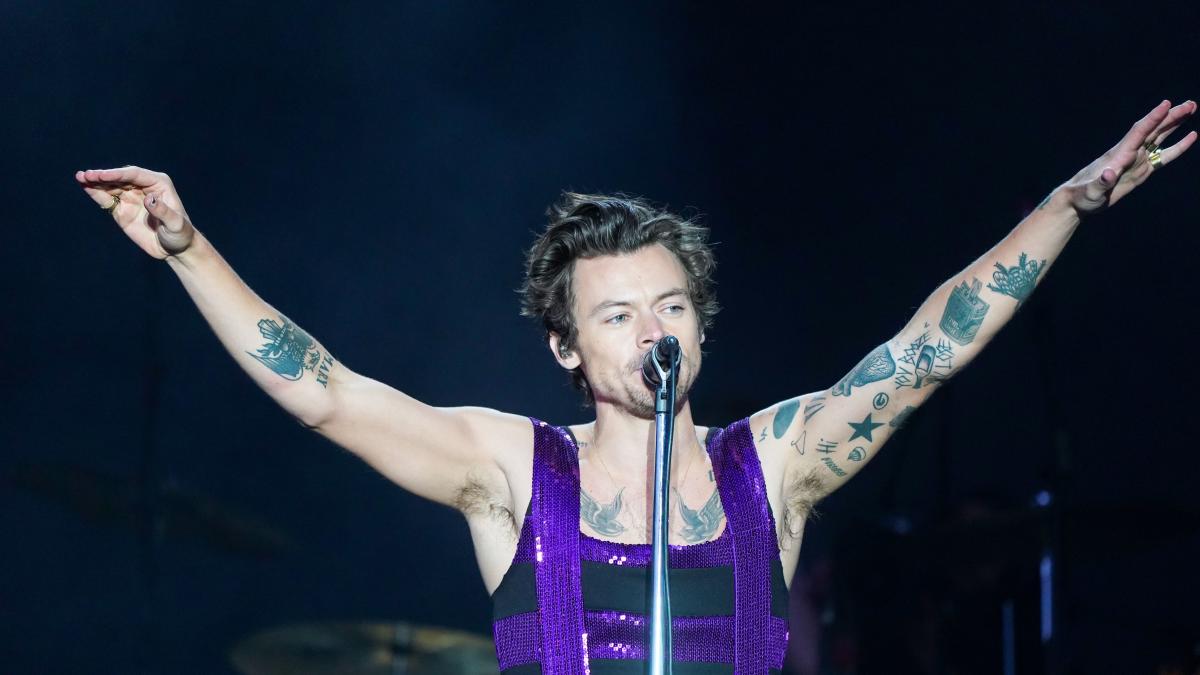 Harry Styles Expands World Tour, Adds Canadian Dates