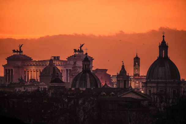 PHOTO: Dawn breaks over Rome as faithful from across the world arrive in St Peter's Square to pay their respects to the late Pope Emeritus Benedict XVI on Jan. 2, 2023 in Vatican City, Vatican. (Christopher Furlong/Getty Images)