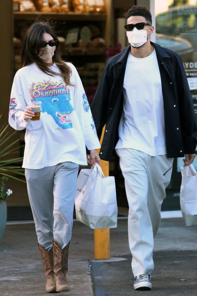 Katie Holmes Buys Art Supplies in N.Y.C., Plus Chris Martin and