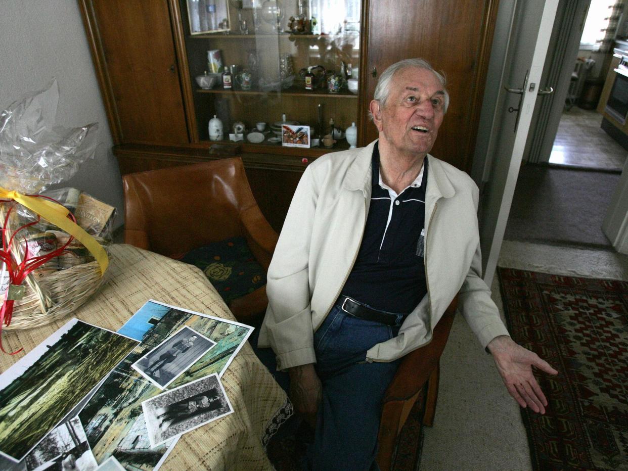 Rochus Misch pictured at home shortly after his 90th birthday in 2007: John MacDougall/AFP/Getty