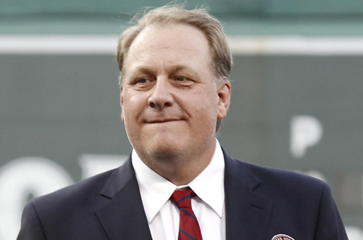 Curt Schilling 'absolutely considering' a congressional run in AZ