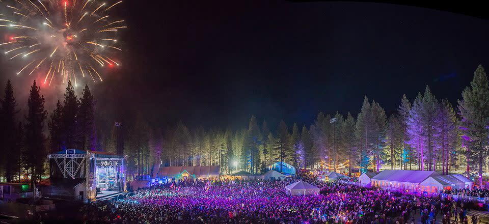 <p>With the cute name of ‘Snowglobe’ it’s hard to believe that it is the 3rd most hard-core festival. So whats so hard about it? As the name suggests the festival is freezing and is held in the -12C temperatures of South Lake Tahoe in Winter. Just why? <i><a href="http://www.visitrenotahoe.com" rel="nofollow noopener" target="_blank" data-ylk="slk:[Photo: Visit Renotahoe];elm:context_link;itc:0;sec:content-canvas" class="link ">[Photo: Visit Renotahoe] </a></i></p>