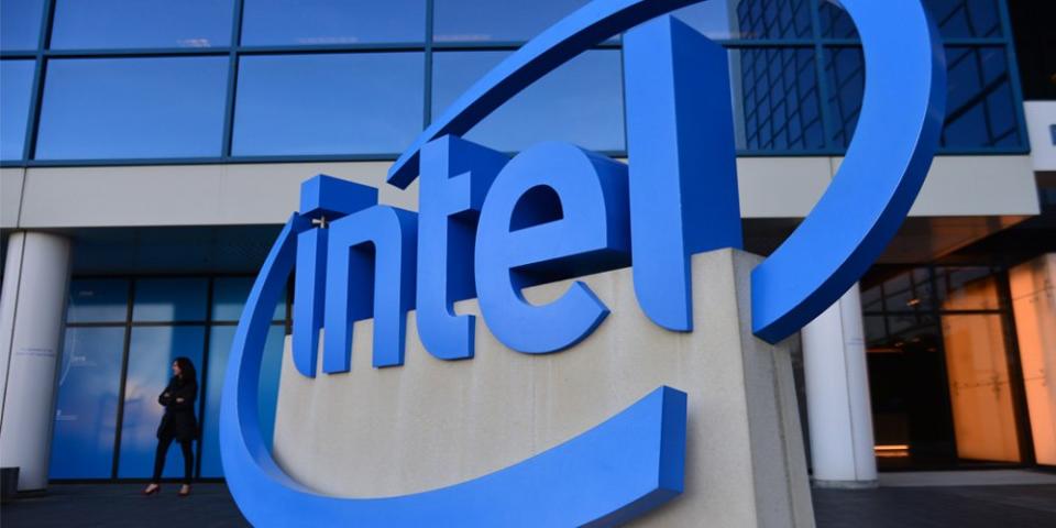 Intel22 日股價重摔11.68%，單日市值蒸發 260 億美元。   圖：翻攝自Intel／Twitter(資料照片)