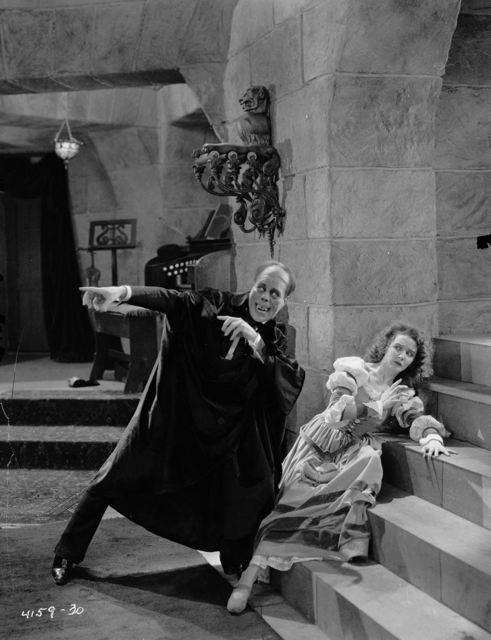 <p>An iconic version of <em>The Phantom Of The Opera</em> hit the silver screen, starring Mary Philbon as Christine Daae. Mary was the No.1 name for girls all through the 1920s – and the actress only made it more popular. That year, Betty dethroned Helen to take the No. 3 spot, while Dorothy held steady. Boys' picks were still Robert, John, and William.</p>
