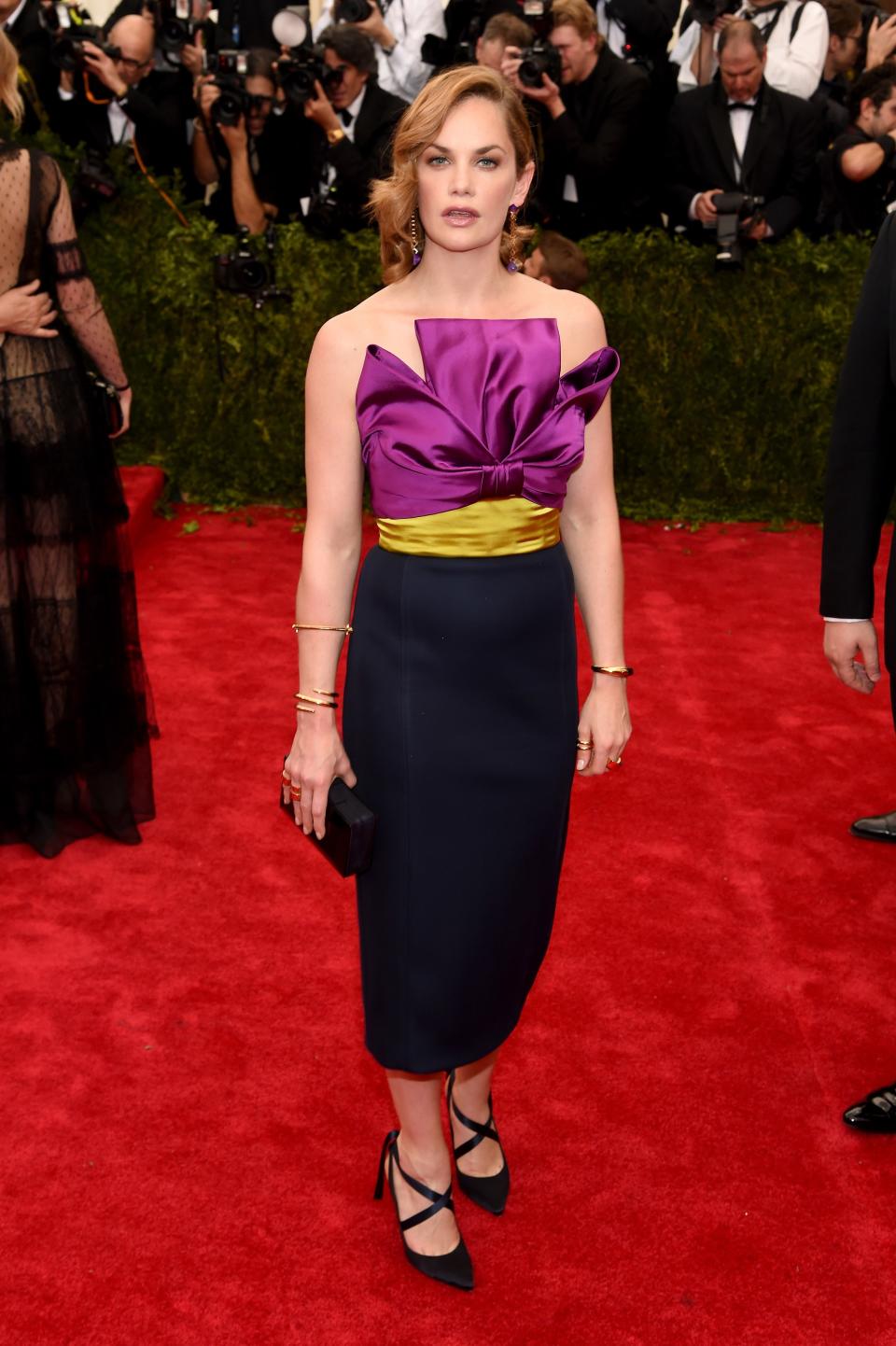 <h1 class="title">Ruth Wilson in an Oscar de la Renta dress and Vhernier earrings and ring</h1><cite class="credit">Photo: Getty Images</cite>