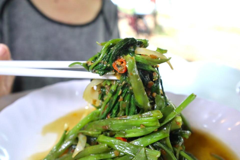 fa la seafood - kangkong closeup