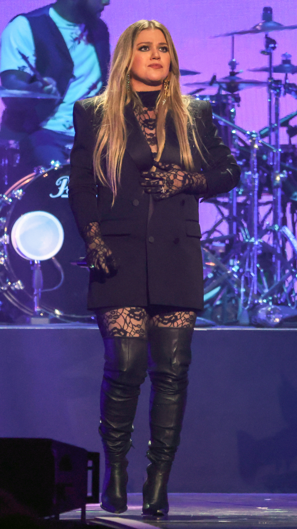 Kelly Clarkson performs onstage during the 2023 iHeartRadio Music Festival at T-Mobile Arena on September 23, 2023 in Las Vegas, Nevada