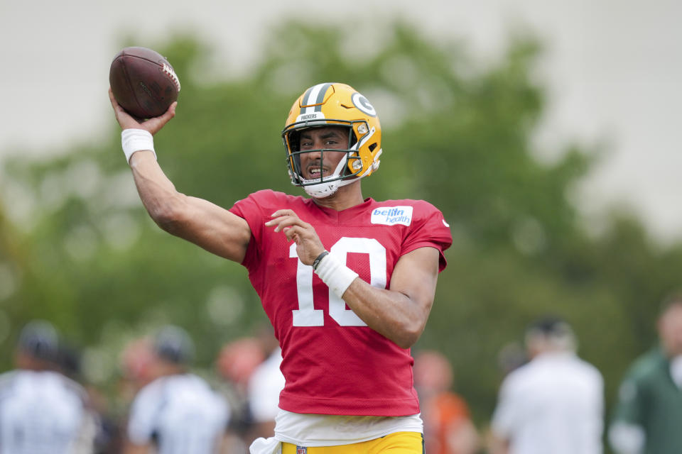 Green Bay Packers quarterback Jordan Love (10) throws a pass during a joint practice with the Cincinnati Bengals at the NFL football team's training facility in Cincinnati, Wednesday, Aug. 9, 2023. (AP Photo/Aaron Doster)