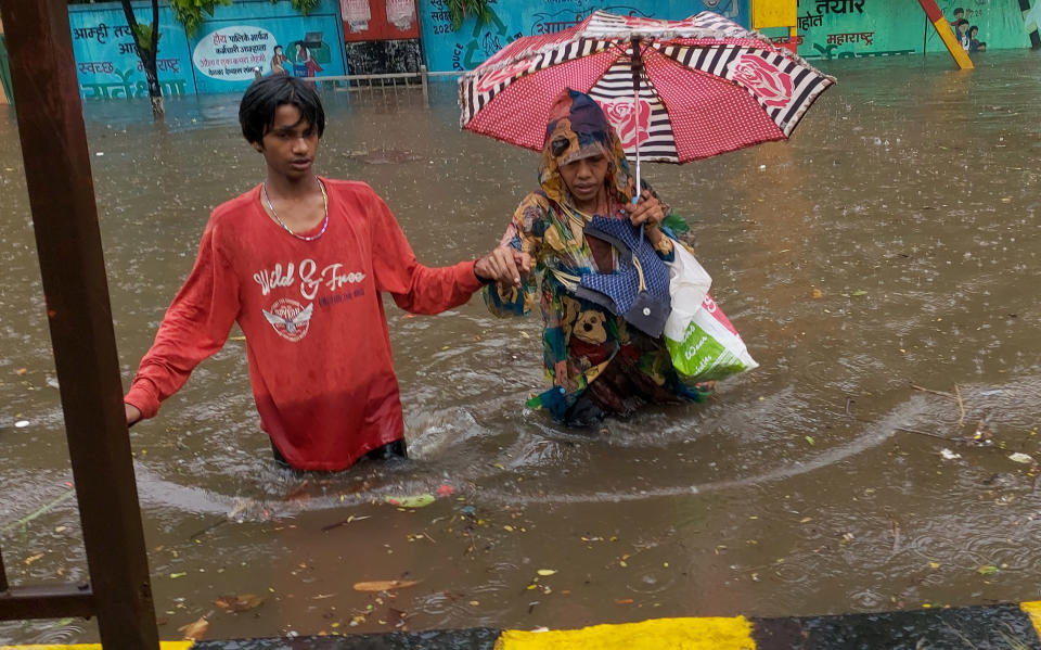 Mumbai rains. Photo courtesy: Yahoo stringer