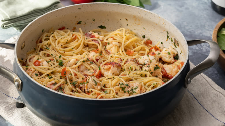 Lobster spaghetti white wine sauce 