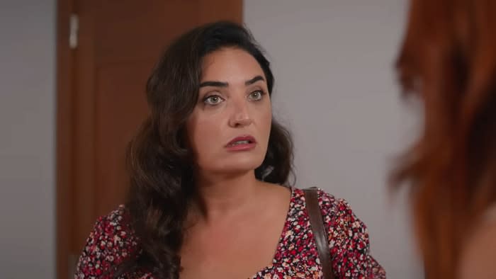 Hermanos: Sengül avisa a Ayla que Aybike ha descubierto su secreto