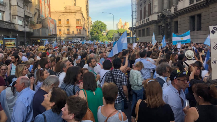 Varios de los artículos para limitar la protesta quedaron eliminados del dictamen