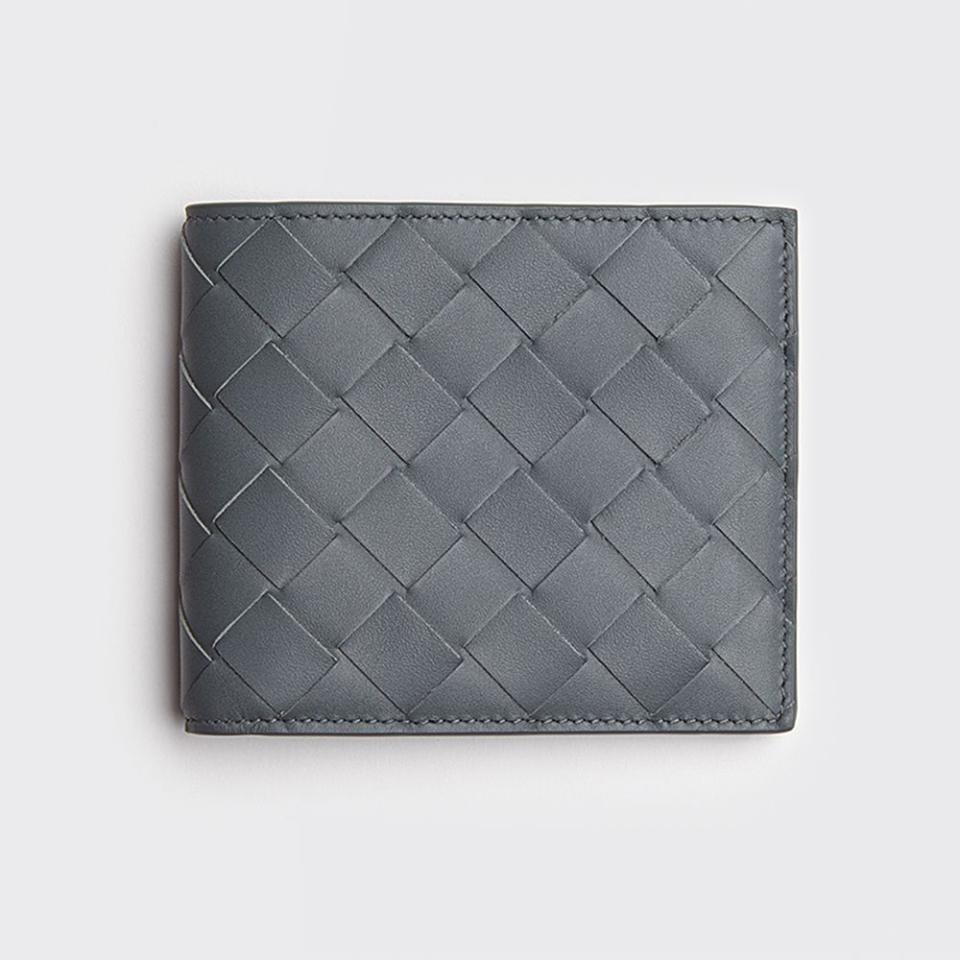 20) Bottega Veneta Bi-Fold Wallet