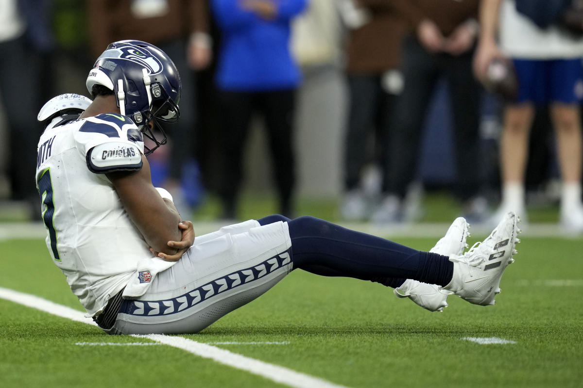 Hurt' Seattle Seahawks' Quarterback Geno Smith Recovered Physically,  Emotionally From Monday Night Football Snub? - Sports Illustrated Seattle  Seahawks News, Analysis and More