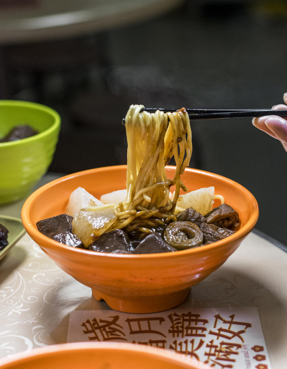 土瓜灣美食︱街坊車仔麵店$41三餸麵 加蝦殼熬成湯膽！入味瑞士汁雞翼