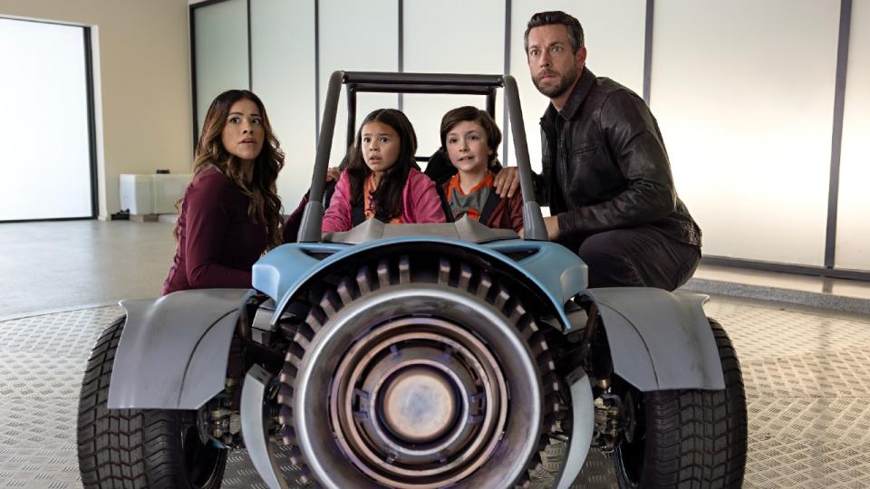 Gina Rodriguez, Everly Carganilla, Connor Esterson and Zachary Levi in Spy Kids: Armageddon