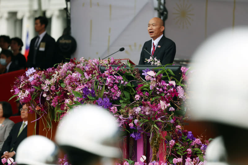 國慶大會登場  韓國瑜致詞 中華民國中樞暨各界慶祝113年國慶大會10日在總統 府前廣場舉行，立法院長韓國瑜（右）出席致詞，歡 迎各界到場共襄盛舉。 中央社記者趙世勳攝  113年10月10日 