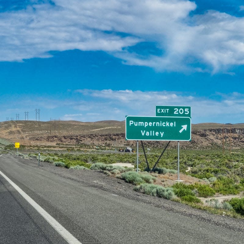 Photo: Dietmar Rabich / Wikimedia Commons / “Golconda (NV, USA), Dwight D. Eisenhower Highway, Exit 205 — 2022 — 092957” / CC BY-SA 4.0