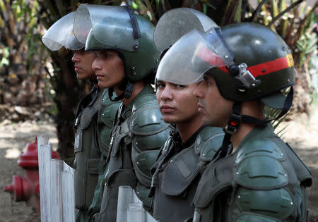 Members of security forces stand guard outside the National Assembly, in Caracas, Venezuela May 7, 2019. REUTERS/Ivan Alvarado