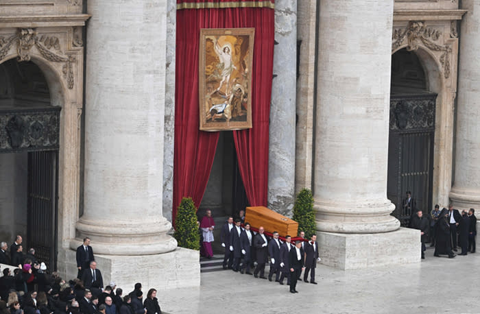 Funeral de Benedicto XVI en San Pedro del Vaticano