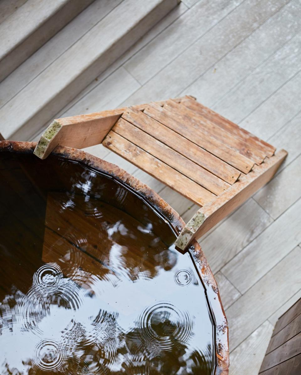 Black & Milk designed the project to recreate the traditional Russian banya experience (Black & Milk).