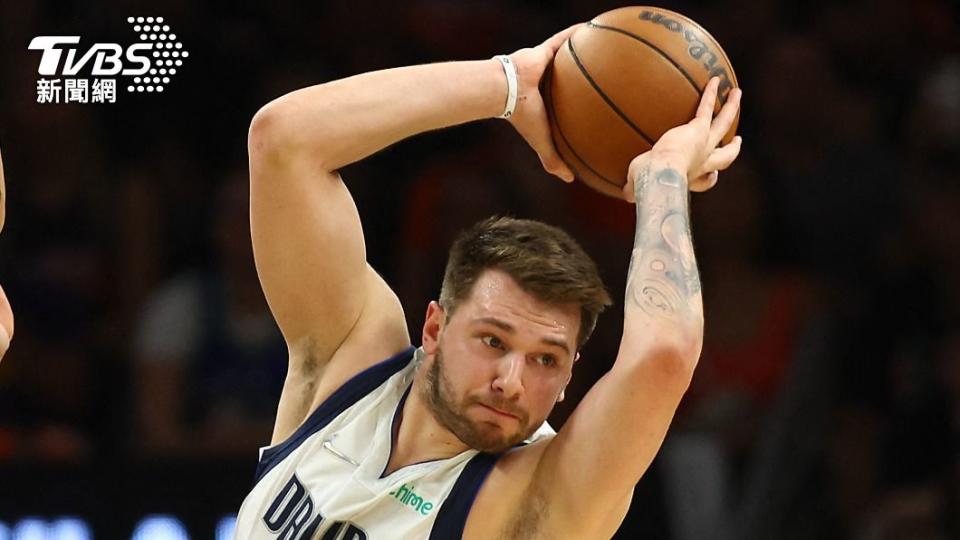 上一戰攻下45分的唐西奇（Luka Doncic），此役也有35分演出，無奈球隊仍輸球。（圖／達志影像路透社）