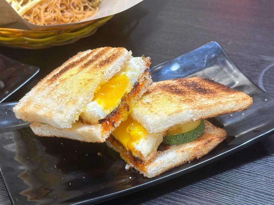 Kopiloco - Sambal Egg Toast