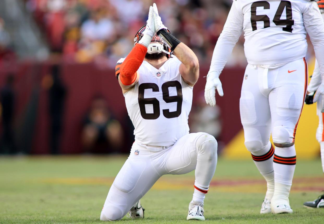 Cleveland Browns defensive end Chase Winovich (69) celebrates during an NFL football game against the Washington Commanders, Sunday, January 01, 2023 in Landover. (AP Photo/Daniel Kucin Jr.)